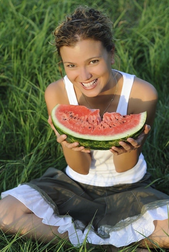 Fruitarian diet may clear acne and skin.