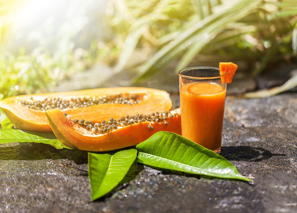 Home remedies for acne - papaya.