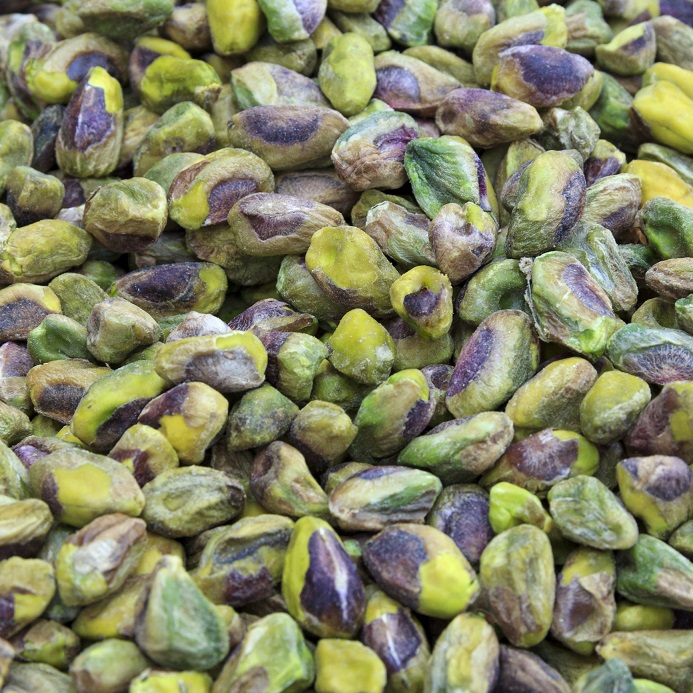Can pistachio nuts cause acne and skin problems?