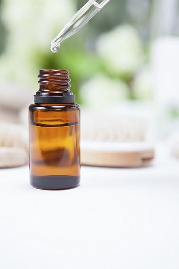The best tea tree oil brands for acne and skincare.