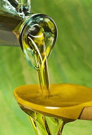 Topical olive oil causes acne.