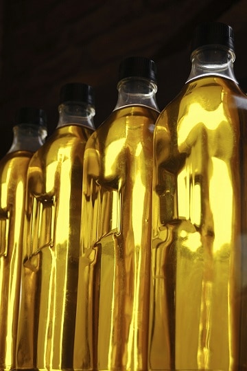 The problem of fake olive oil.